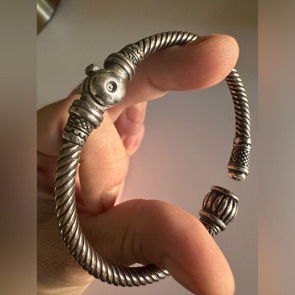 Elegant Artisan Bracelet – A Timeless Statement Piece - Picture 12 of 16